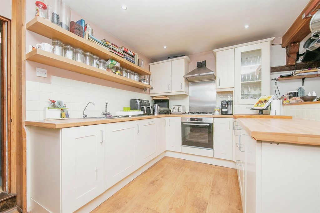 Property photo 3 of 17