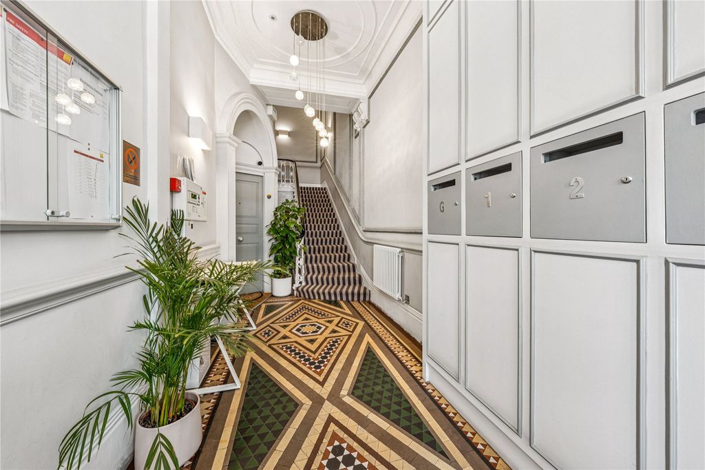 Property photo 3 of 8 Picture No. 20