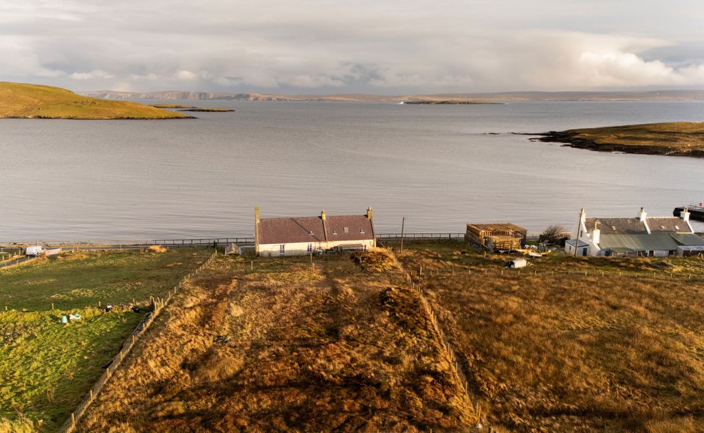 Property photo 3 of 54