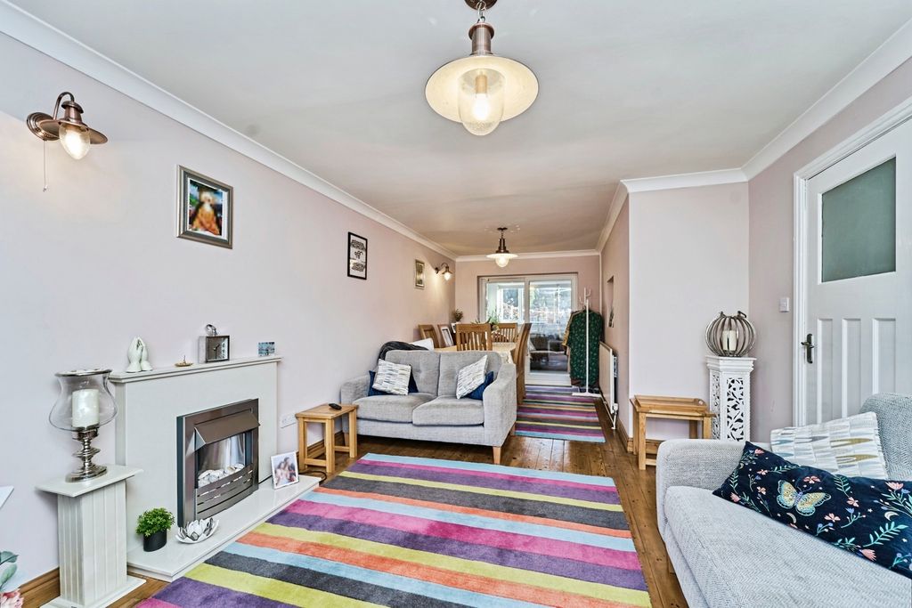 Property photo 3 of 18 Pbox-Img.Jpg