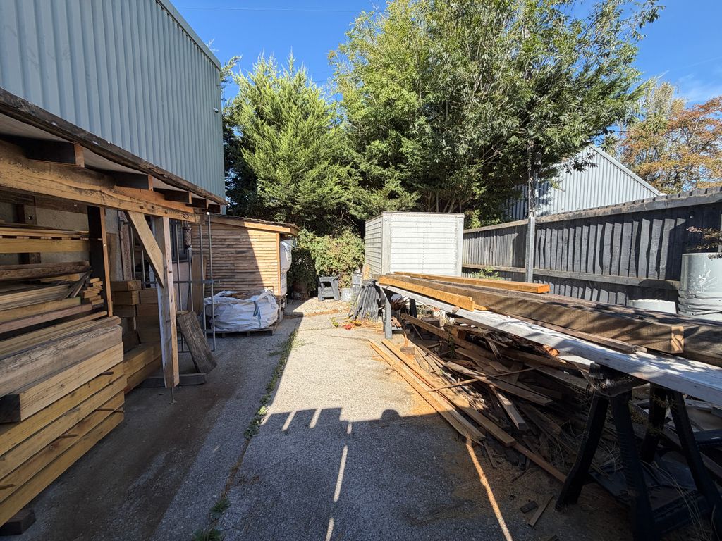 Property photo 2 of 5
