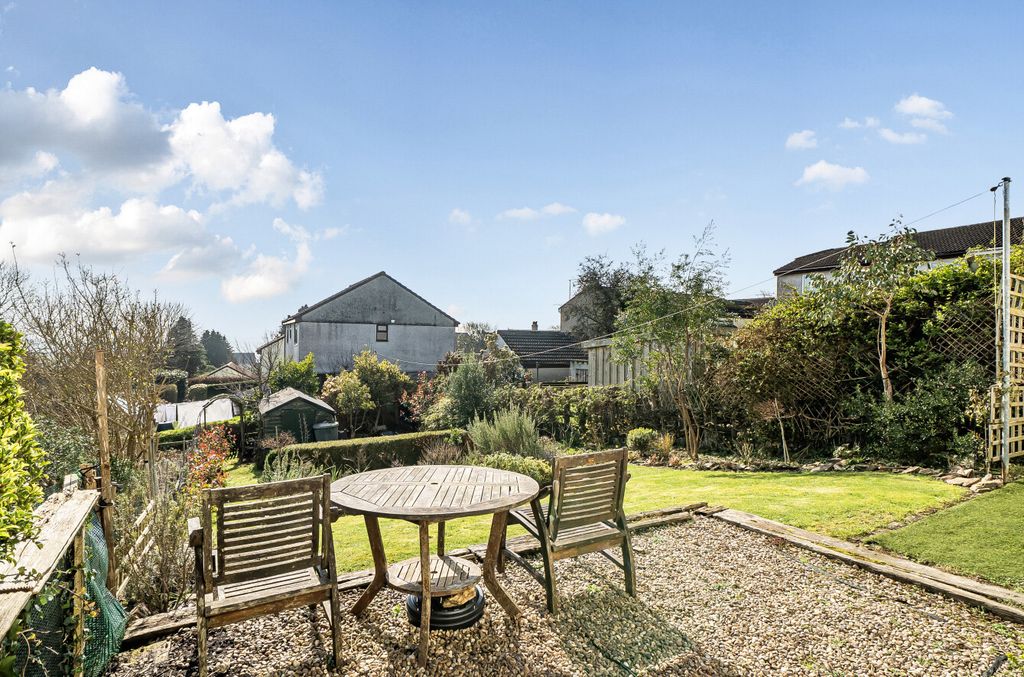 Property photo 2 of 11 1422673-19-69A82d...