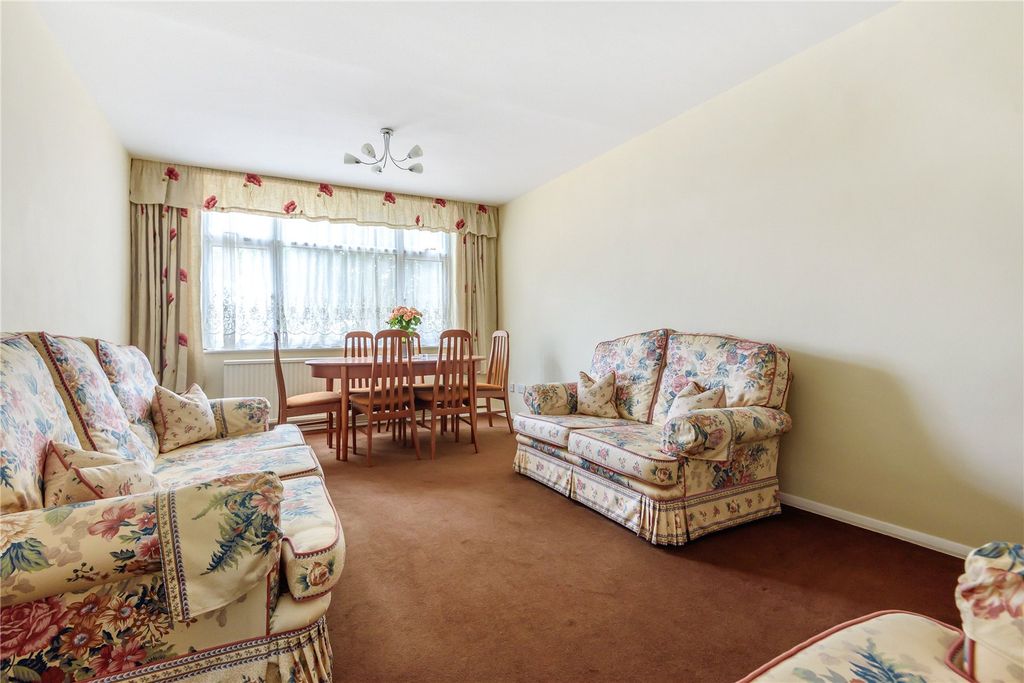 Property photo 2 of 19 Picture No. 15