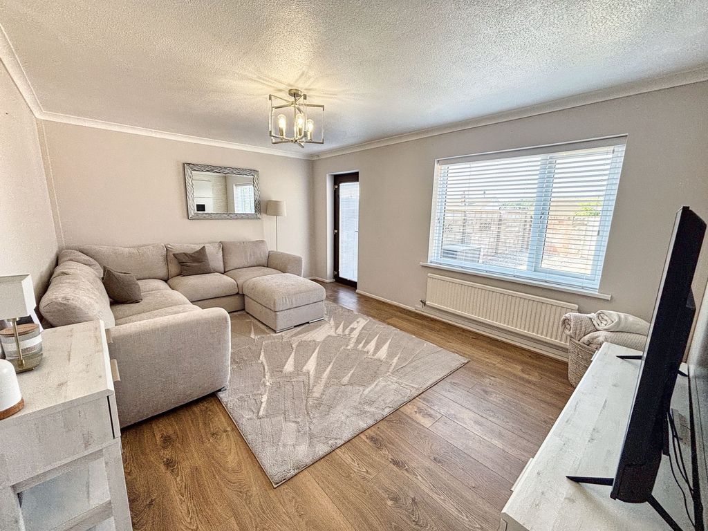 Property photo 2 of 26