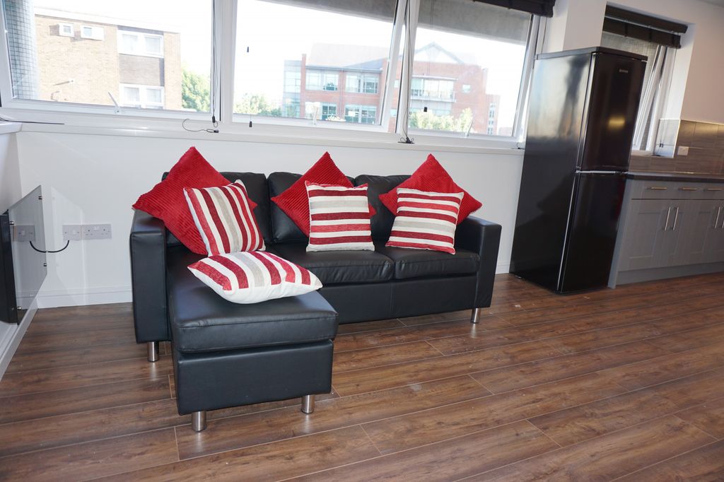 Property photo 2 of 12