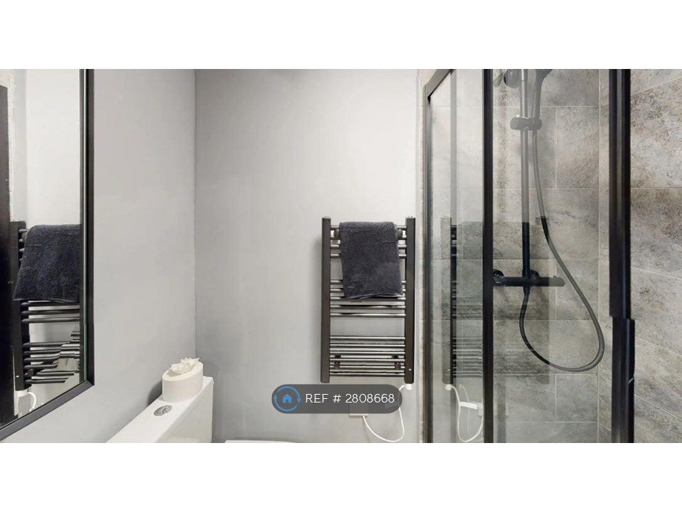 Property photo 3 of 8 Shared Toilet And Bath