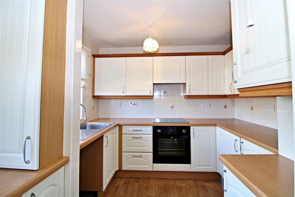 Property photo 2 of 7 Kitchen.Jpg
