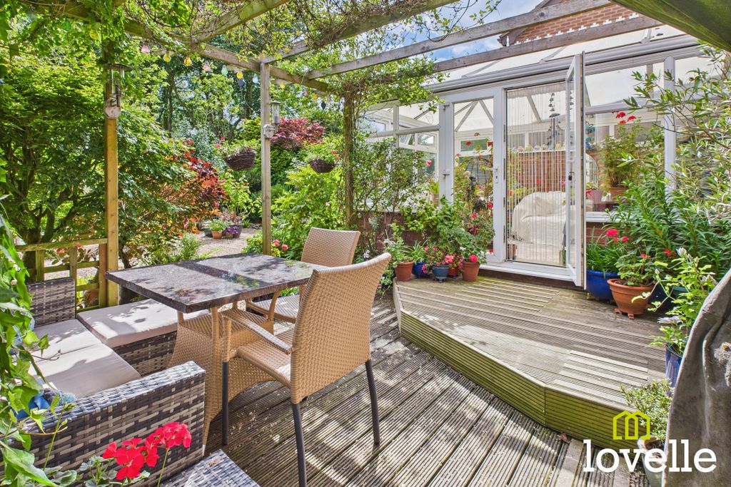 Property photo 2 of 32