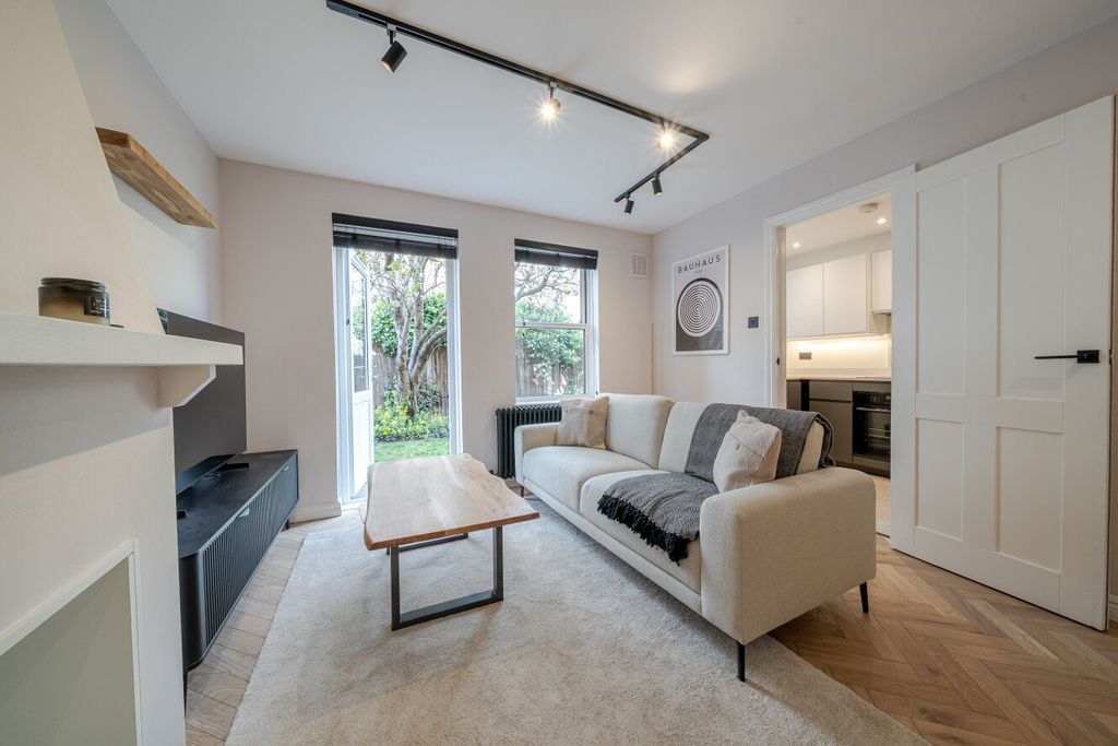 Property photo 1 of 18 Picture No. 16