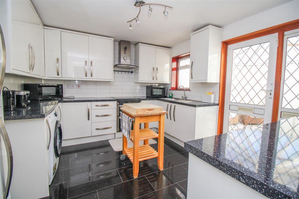 Property photo 3 of 17 Img_0861.Jpg