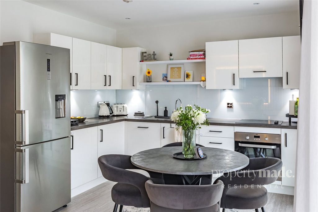 Property photo 2 of 13 Picture No. 12