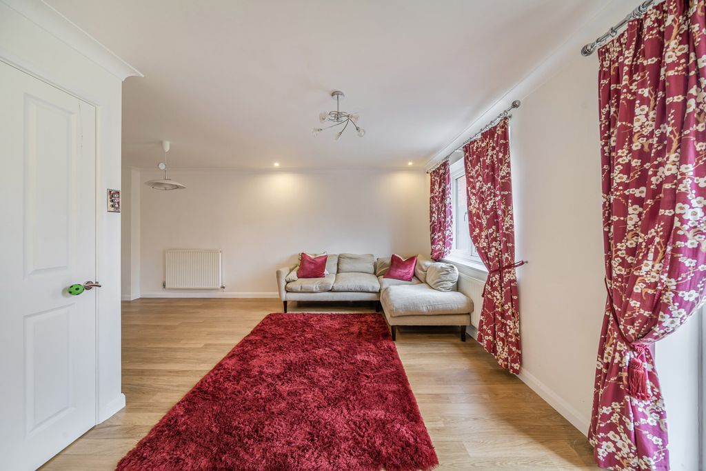 Property photo 3 of 20 1324051-2-68cc1cd...