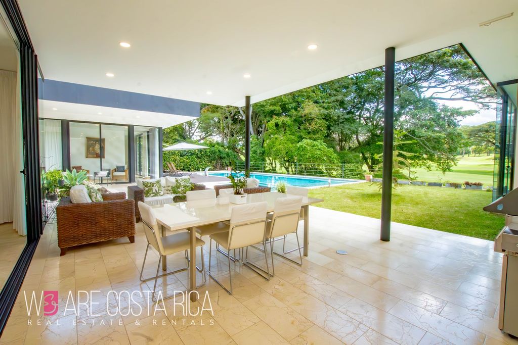 Property photo 3 of 52