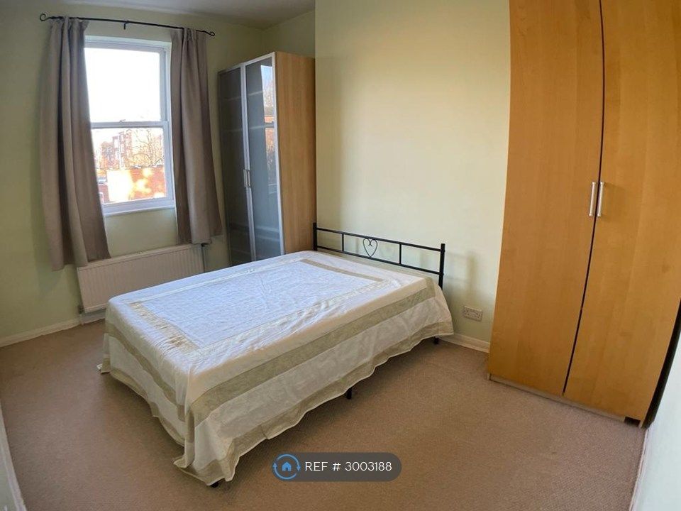 Property photo 3 of 7 Bedroom 2