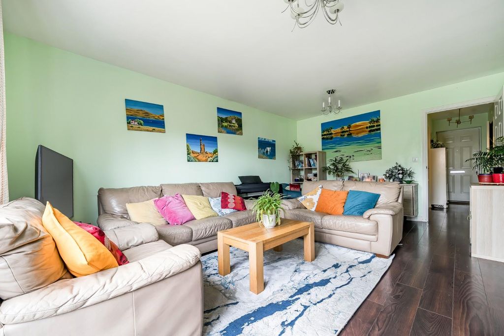 Property photo 3 of 14 1374994-11-6904Da9325F86.Jpg