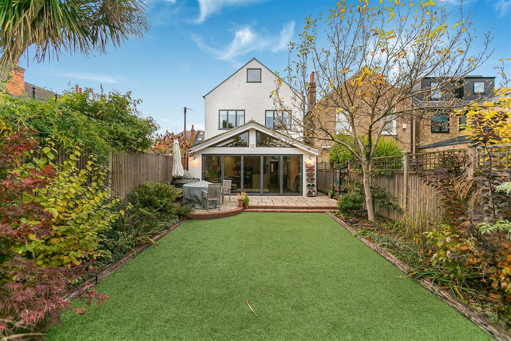 Property photo 3 of 40