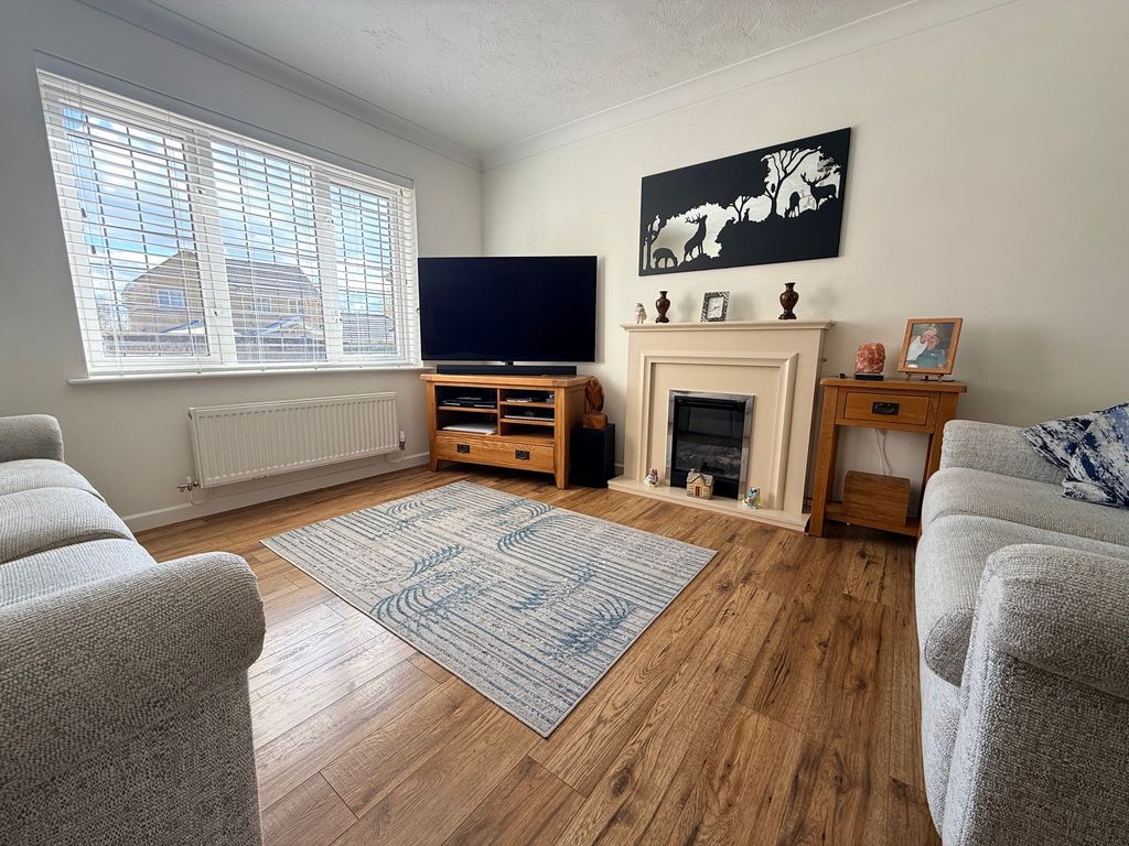 Property photo 3 of 16 Living Room