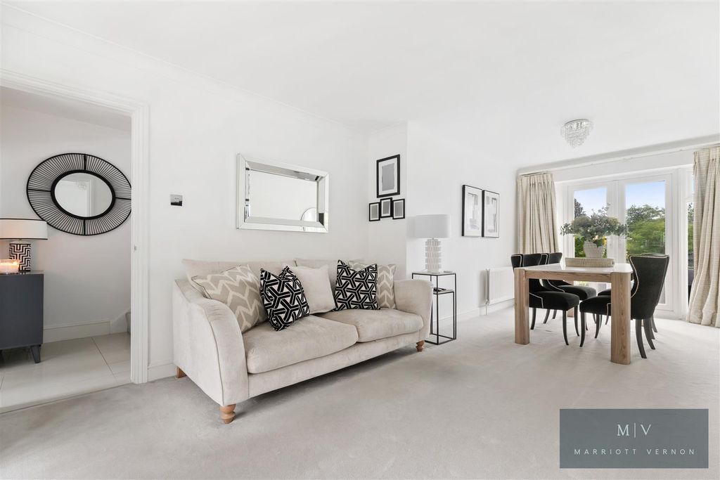 Property photo 3 of 21 Purley Downs Road 94 MV-5.Jpg