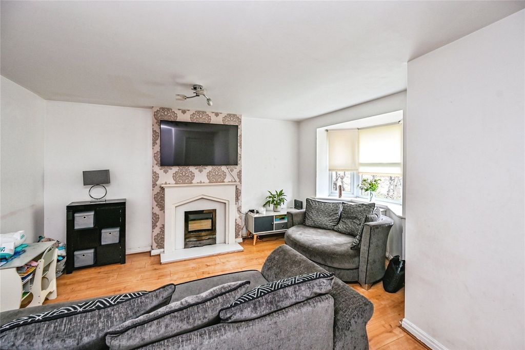 Property photo 3 of 16 Picture No. 12