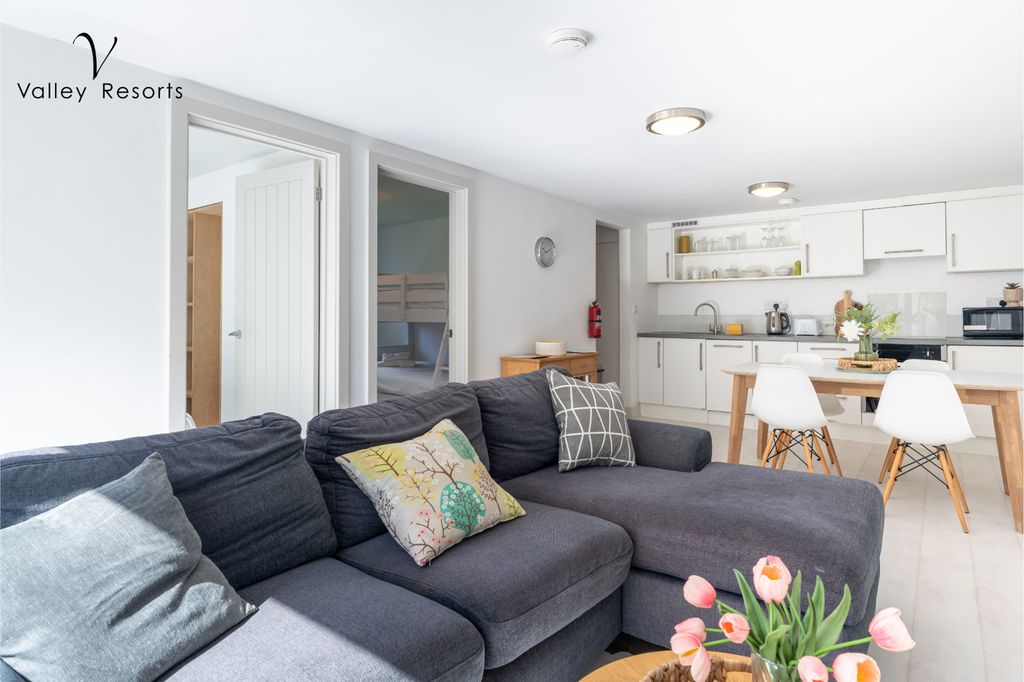 Property photo 3 of 15 Open Plan Living Room