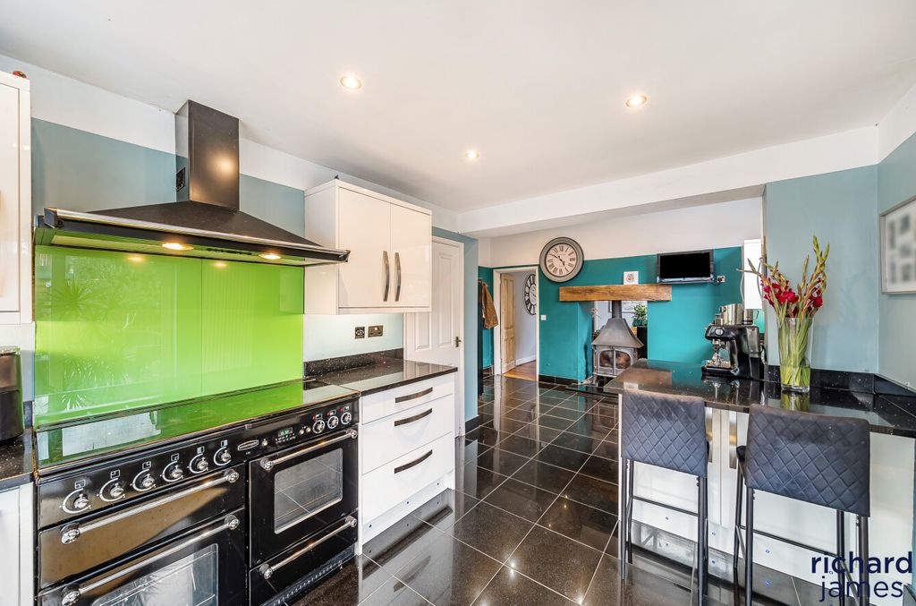 Property photo 3 of 26 32Da26920A0c40259005F23d0217A138