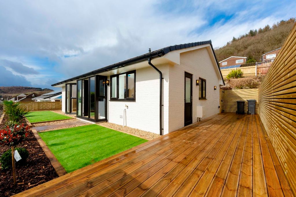 Property photo 1 of 42