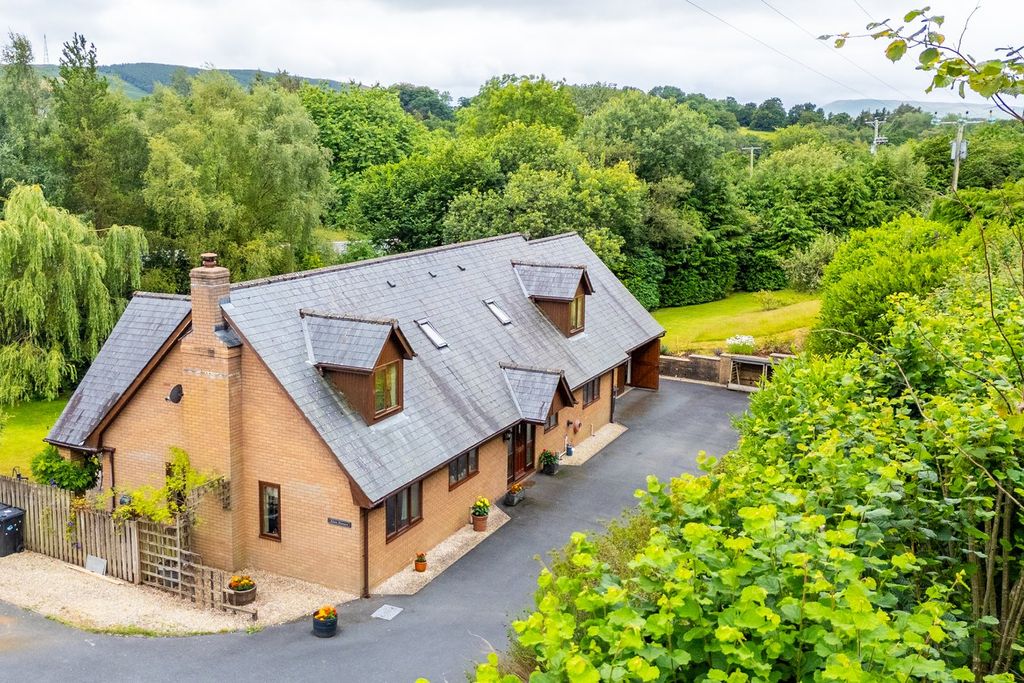Property photo 1 of 77