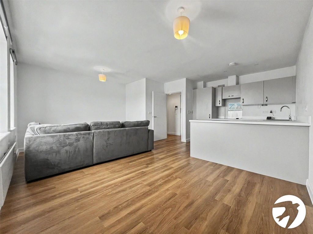 Property photo 3 of 11 Living Room