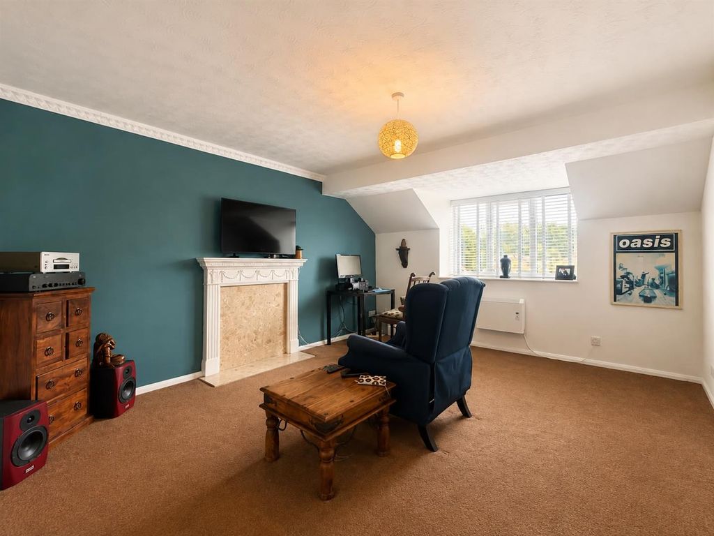 Property photo 3 of 7 5