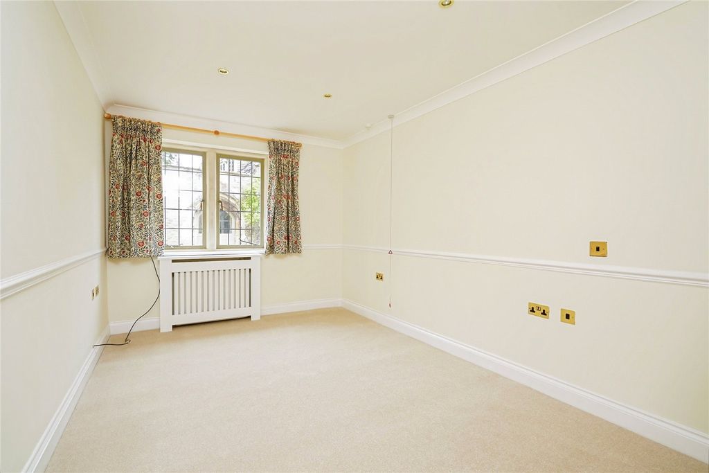 Property photo 2 of 11 Picture No. 13