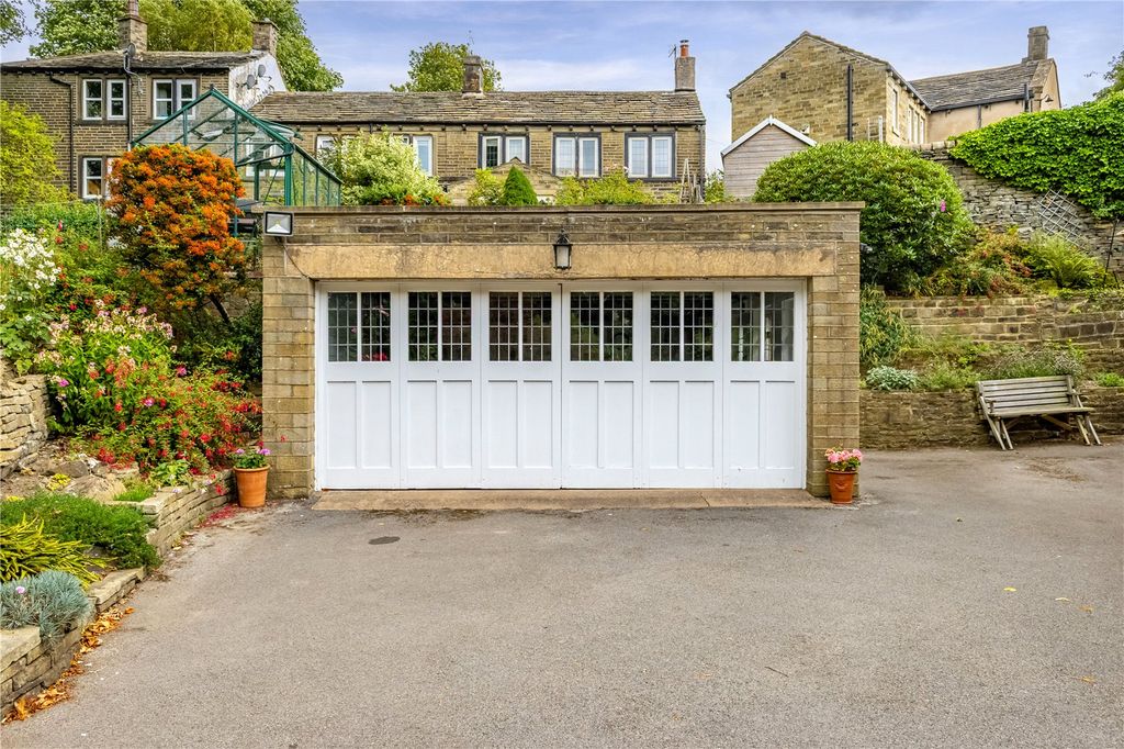 Additional image 37 of 4 bed semi-detached house for saleCorn Bank, Netherton, Huddersfield HD4