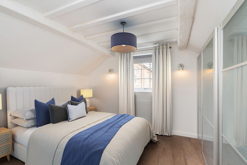 Property photo 3 of 23