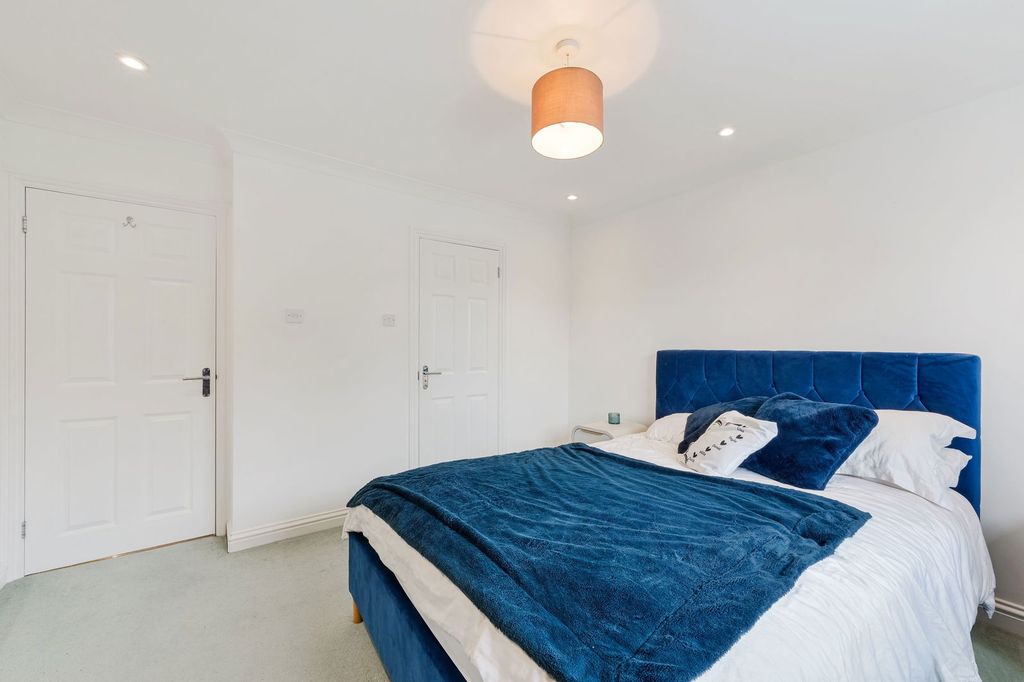 Additional image 16 of 4 bed detached house for saleLincolns Mead, Lingfield RH7