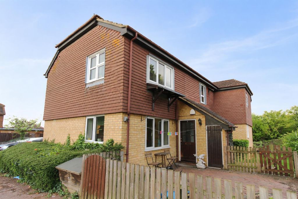 Property photo 2 of 8 Front