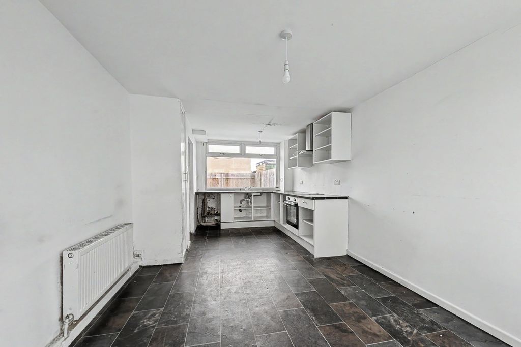Property photo 2 of 18 3 Newbury Way, Billingham, Durham Ts23 3Np