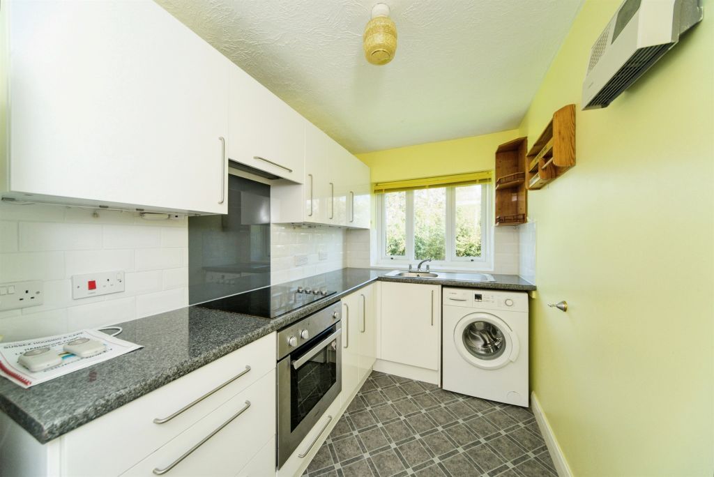 Property photo 3 of 12