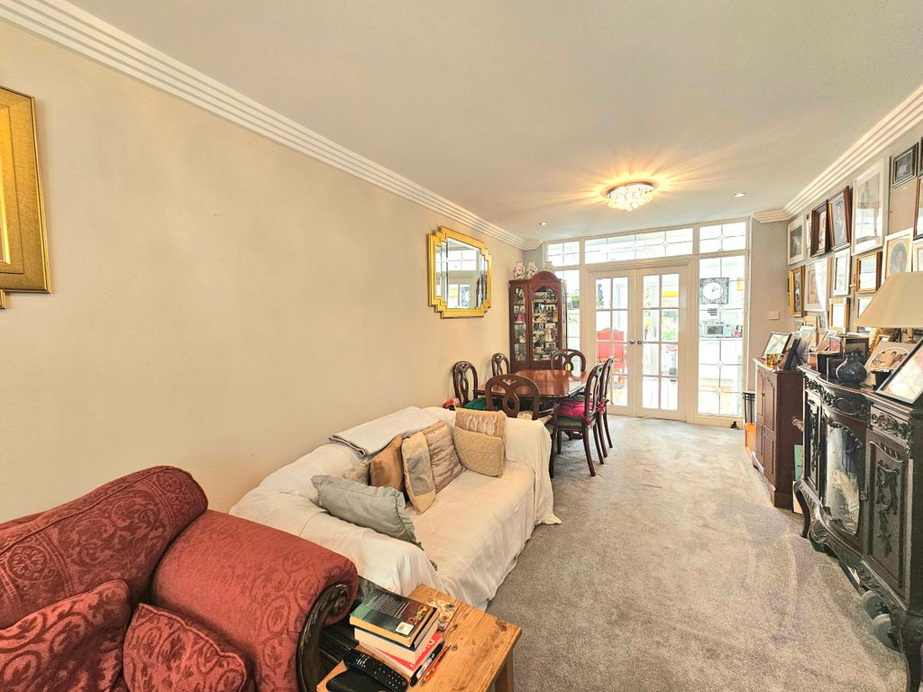 Property photo 2 of 24