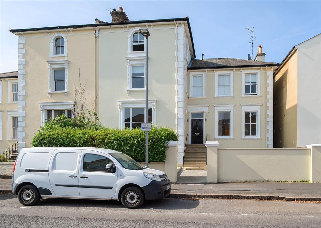 Property photo 1 of 13 1497125-4-6A6215A466766-Arw-1.Jpg