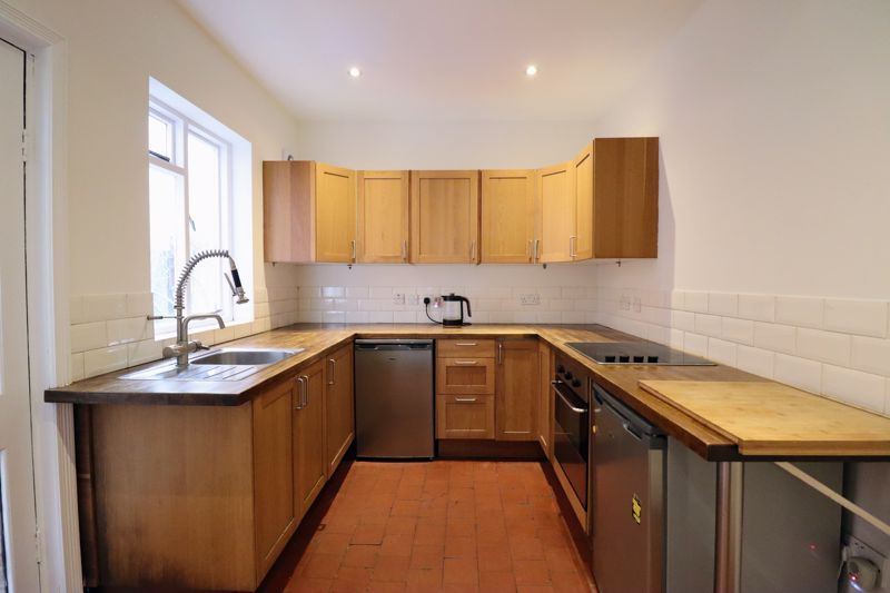 Property photo 3 of 21 Kitchen