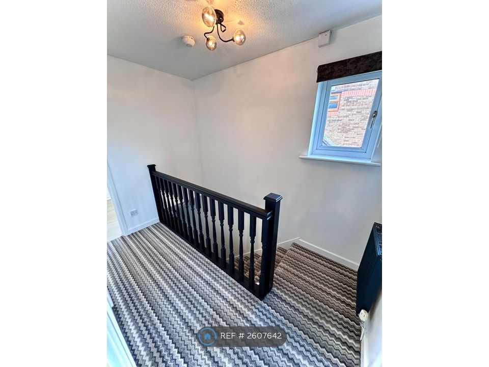 Property photo 3 of 24