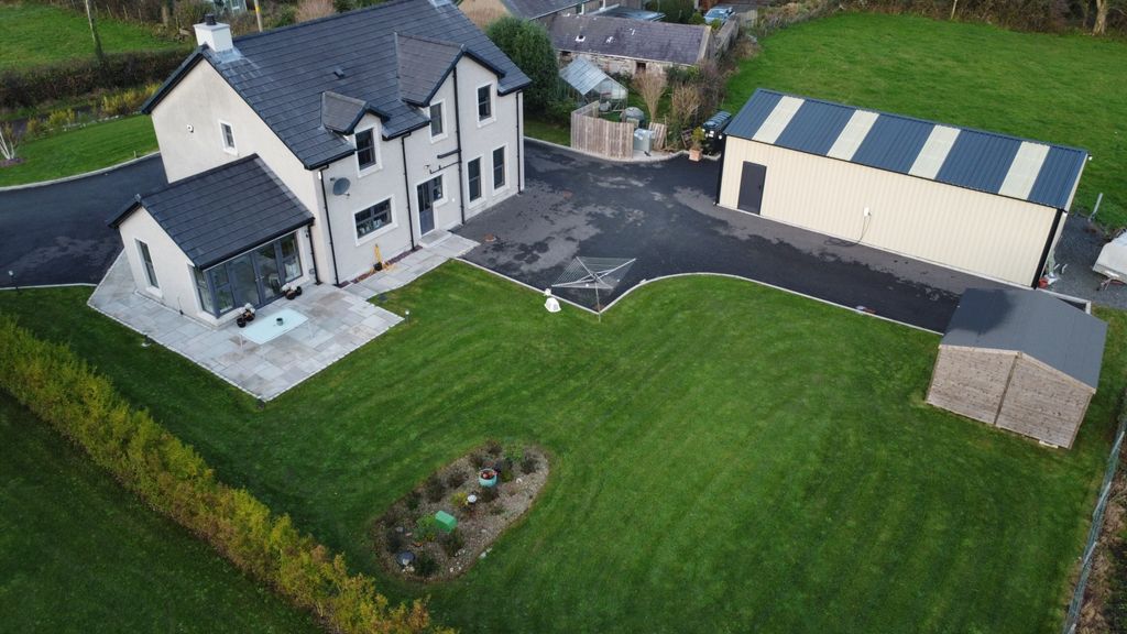 Property photo 3 of 56