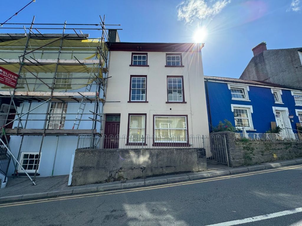 Property photo 1 of 28