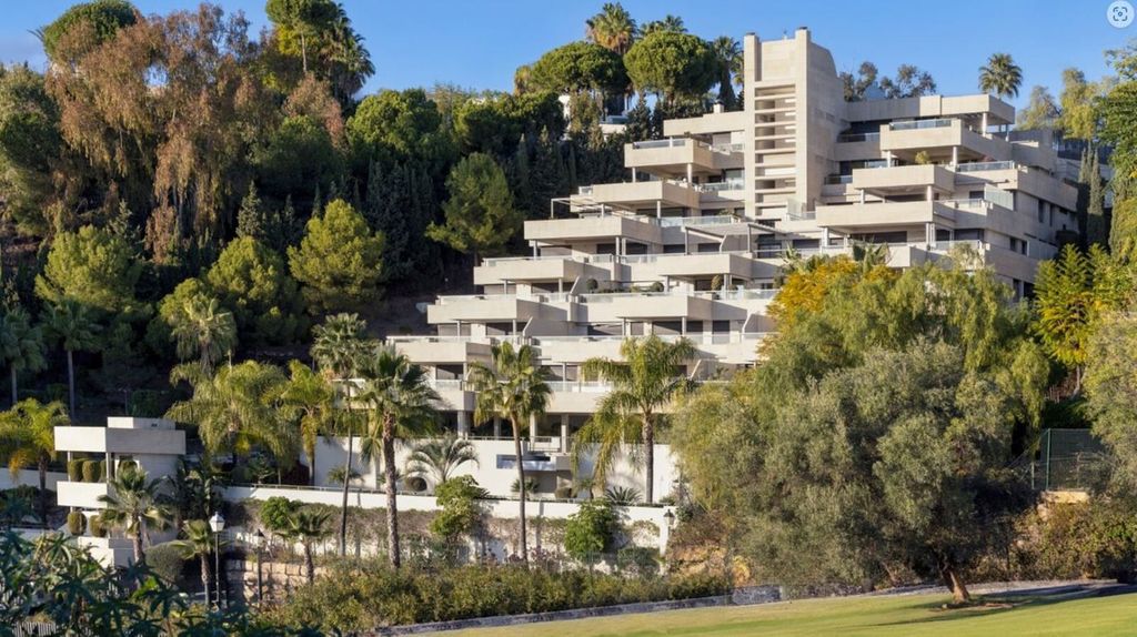 Property photo 1 of 36