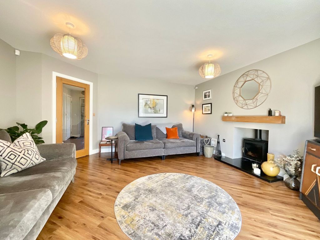 Property photo 2 of 30