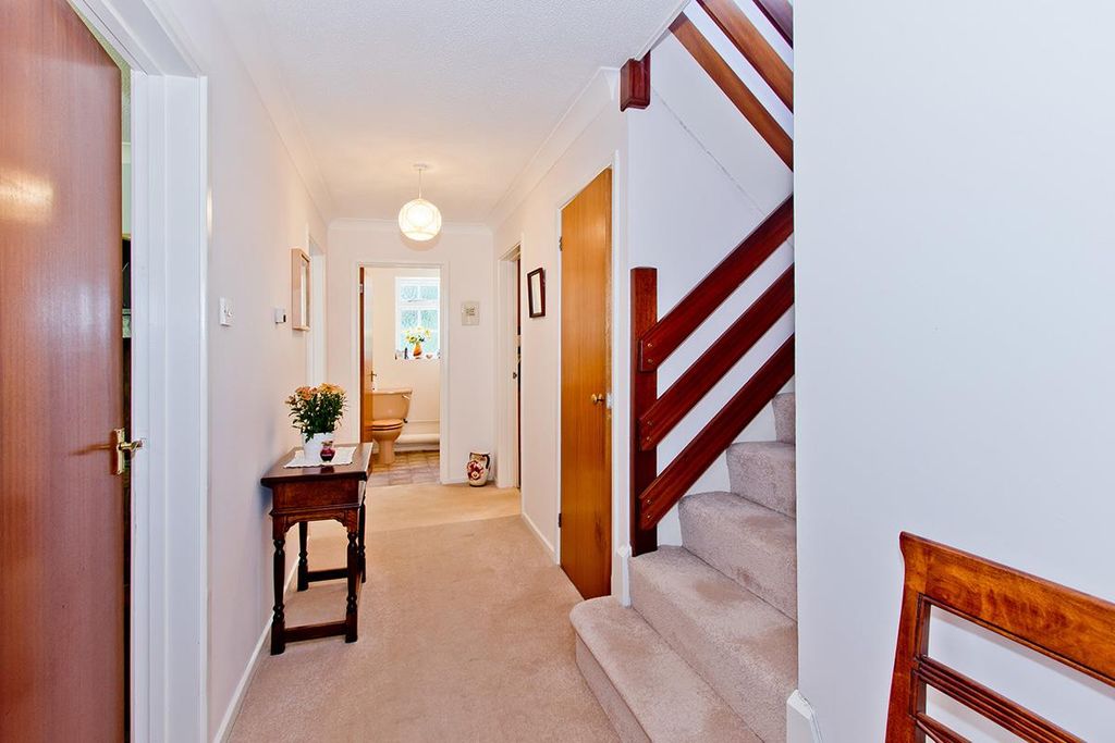 Property photo 2 of 18 Hall.Jpg