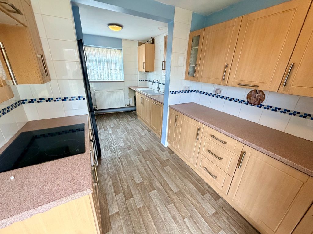 Property photo 2 of 13 5291231