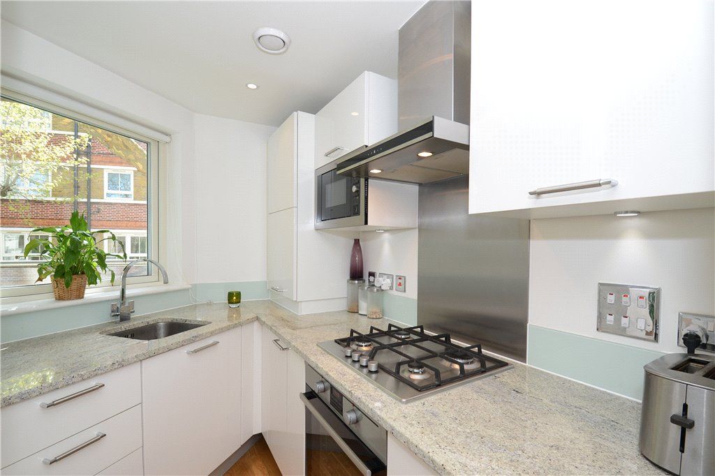 Property photo 2 of 8 Kitchen