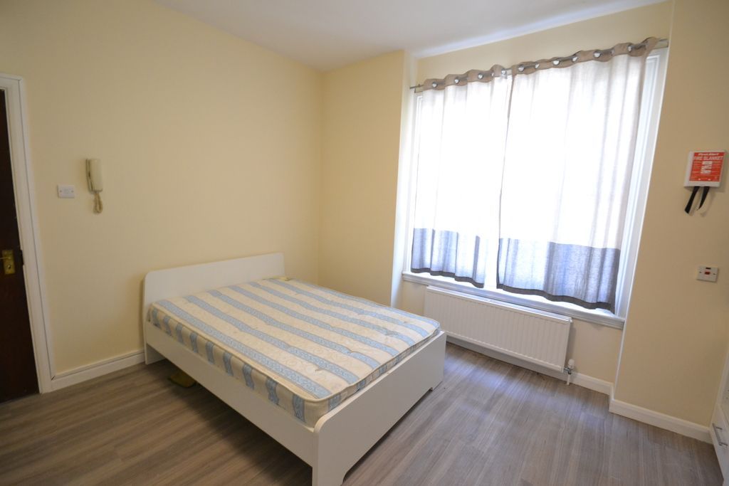 Property photo 3 of 3