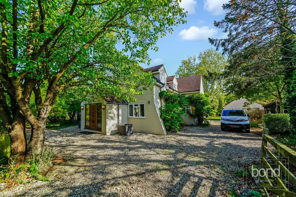 Property photo 1 of 28