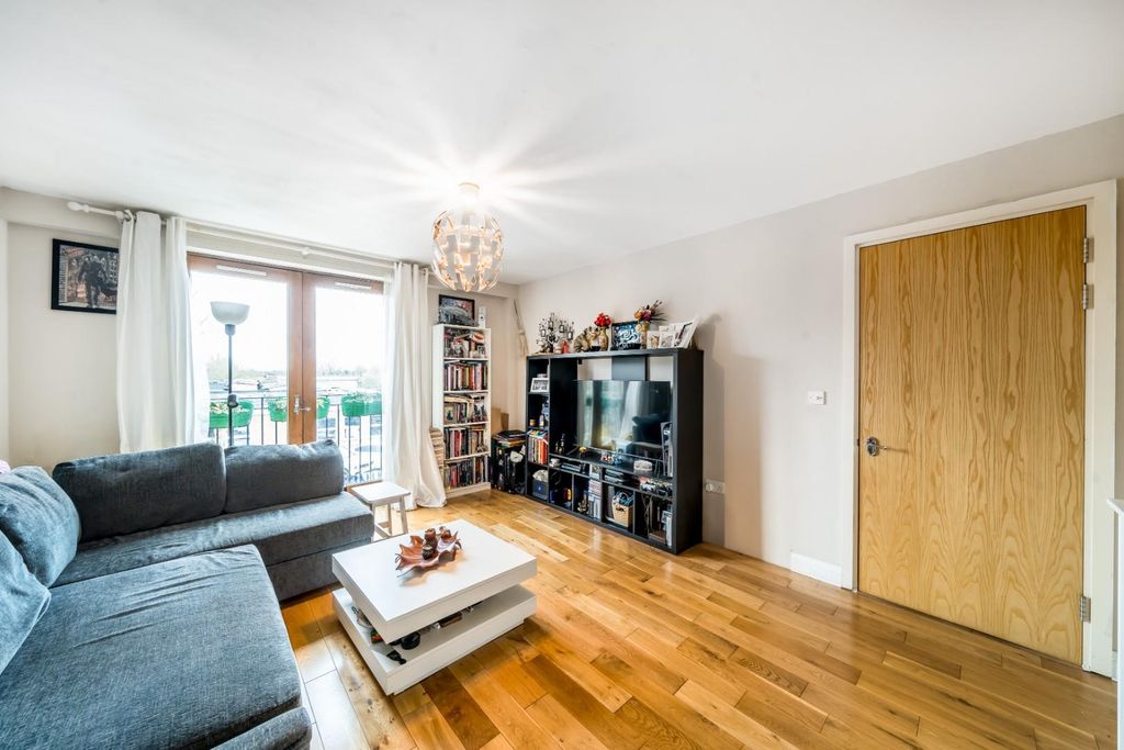 Property photo 2 of 8 Dsc05965-Hdr.Jpg